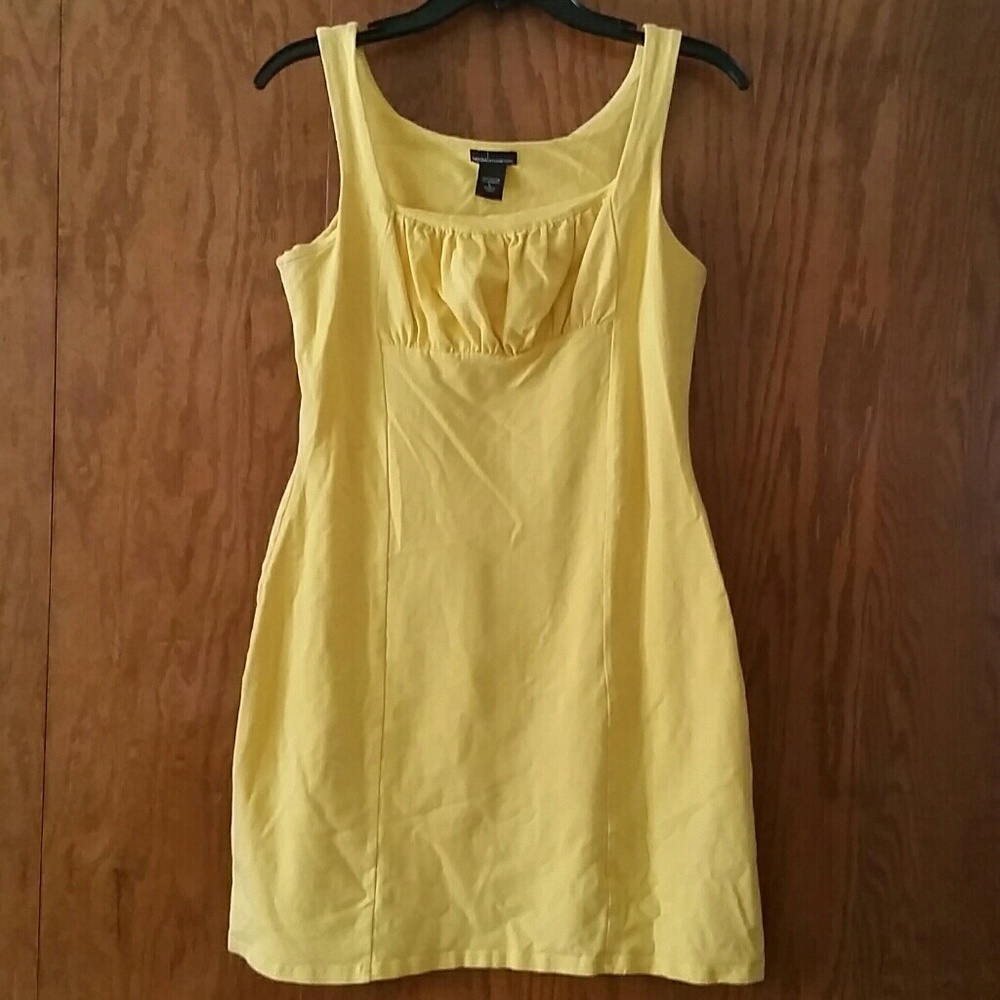 Yellow dress with built-in shelf bra